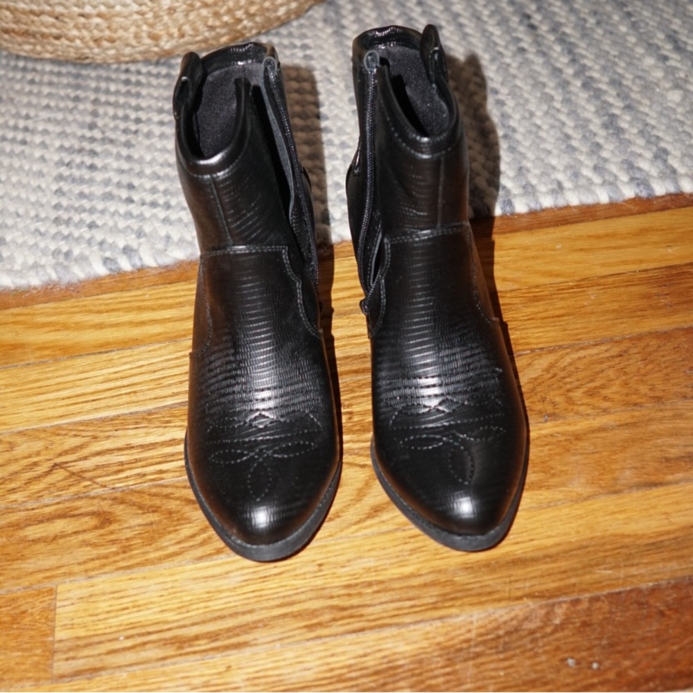 Dirty Laundry Cowboy Black Booties Size 7 NWT